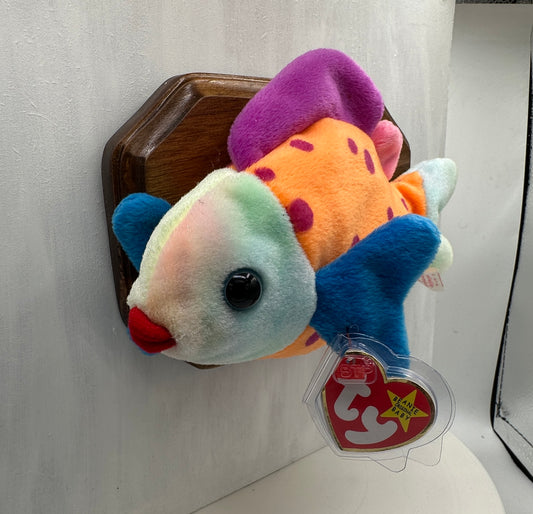 Lips Trophy Animal