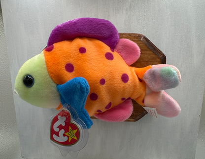 Lips Trophy Animal